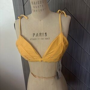 NWT Hollister Crochet Mix Triangle Bikini Top Yellow Size Large Retails $29